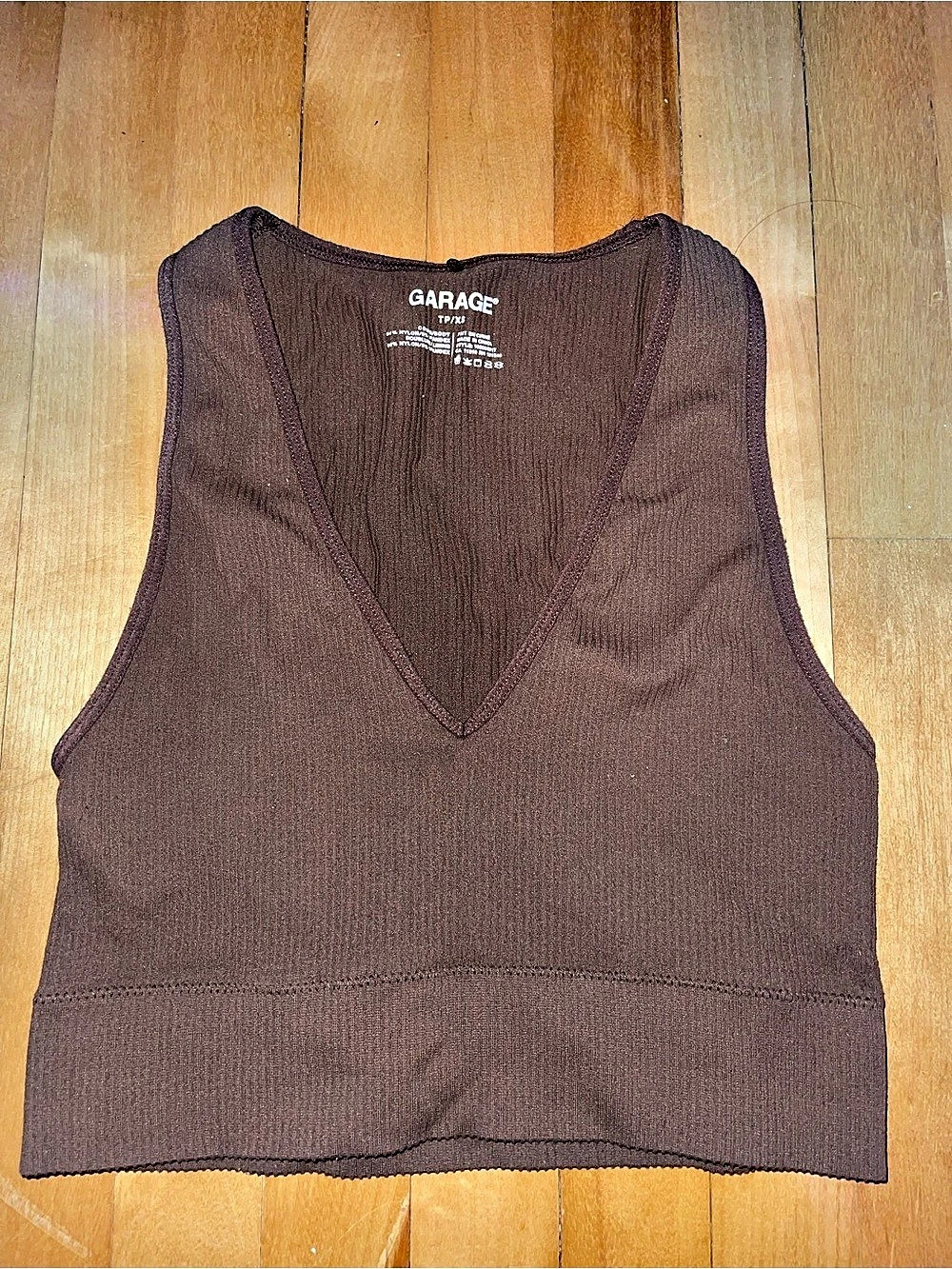 Garage V-Neck Ribbed Tank Top🤎